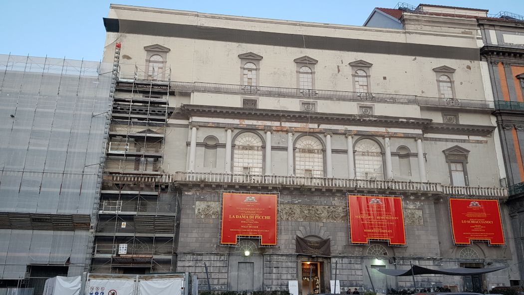 Teatro di San Carlo in Neapel - verschalt © IOCO