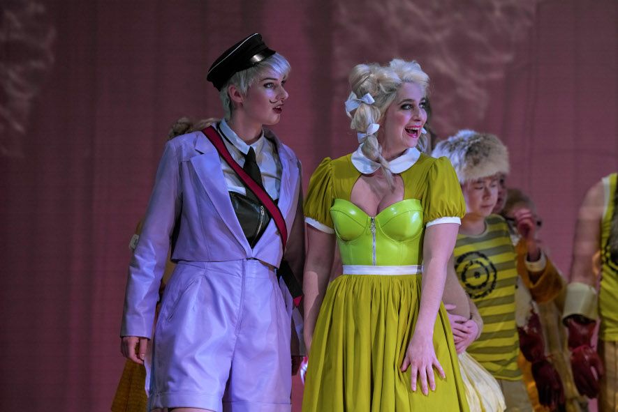 Landestheater Detmold / Der Wildschütz - hier : Nanette, Emily Dorn als Baronin Freimann © Landestheater Detmold / A.T. Schaefer