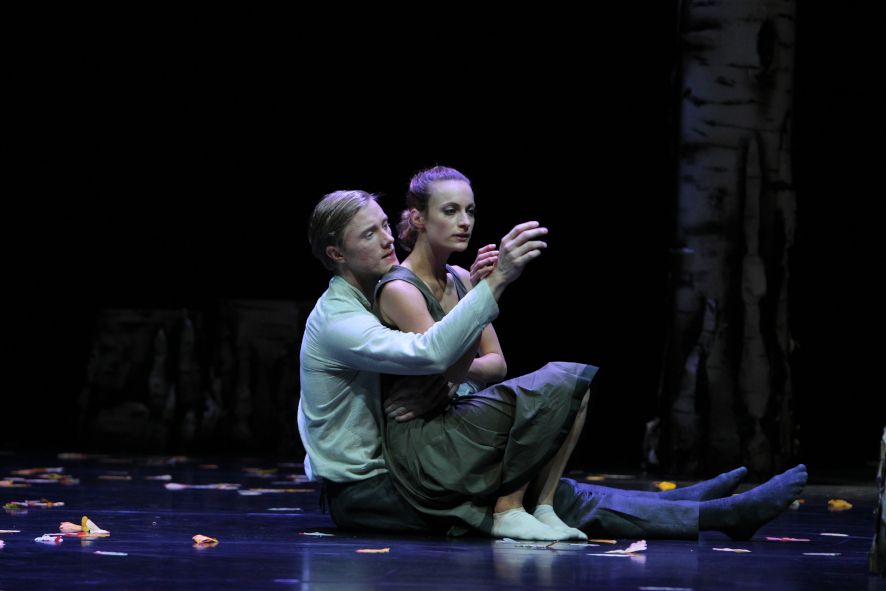 Theater am Domhof Osnabrück / Giselle - hier : Giselle und Albrecht sind verliebt - Marine Sanchez Egasse, Hampus Larsson © Joerg Landsberg