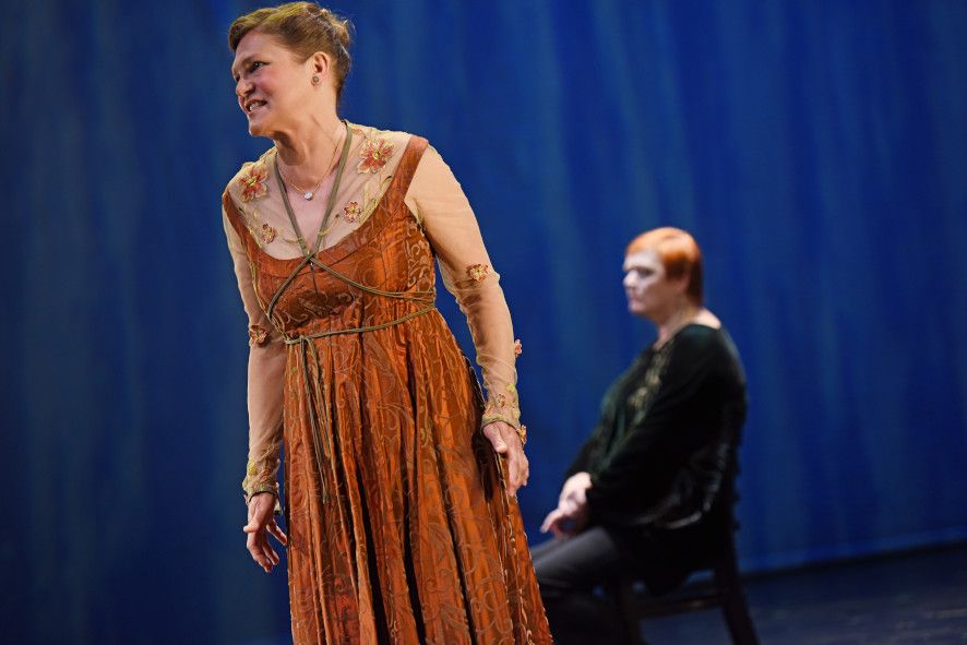Hessisches Staatstheater / Tristan und Isolde hier: Margarete Joswig, als Brangäne und Catherine Foster als Isolde @ Andreas Etter