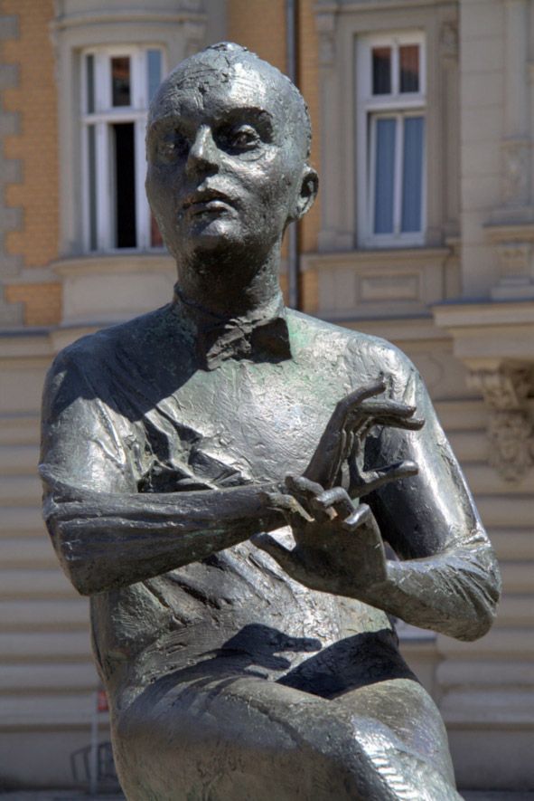 Kurt Weill Denkmal in Dessau © Ralf Schueler