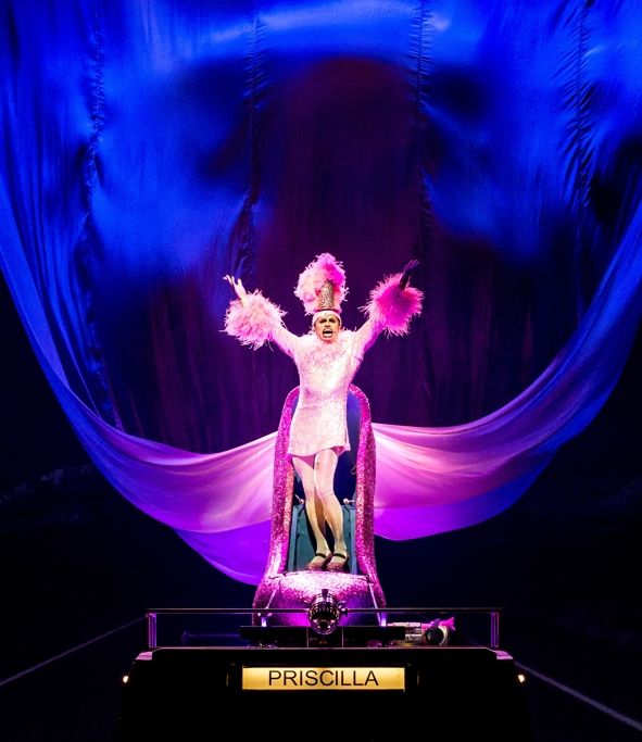 Staatstheater am Gärtnerplatz / PRISCILLA – KÖNIGIN DER WÜSTE - Terry Alfaro (Adam) © Marie-Laure Briane