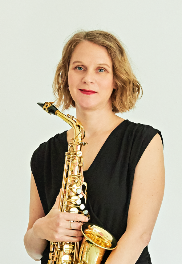  Scharoun-Theater Wolfsburg / Staatsorchester Braunschweig - hier : Altsaxophonistin Maike Krullmann © Michael Jungbluth