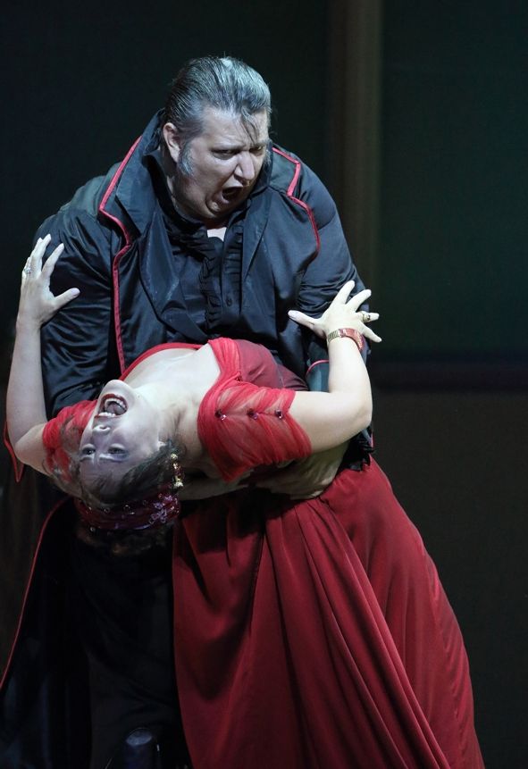 Bayerische Staatsoper München / Tosca - Sondra Radvanovsky, A. Maestri © Wilfried Hösl