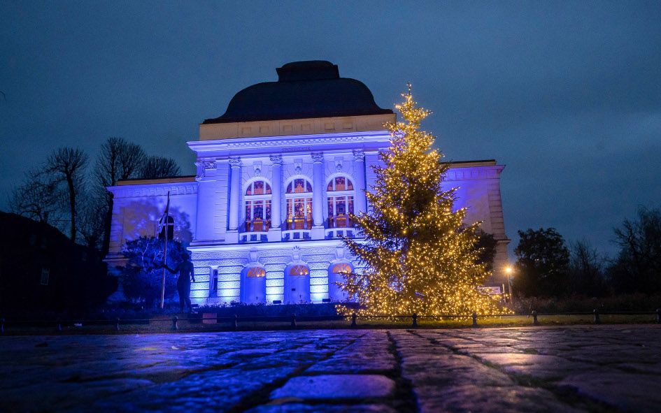 Schleswig-Holsteinisches Landestheater - weihnachtlich beleuchtet © Schleswig-Holsteinisches Landestheater