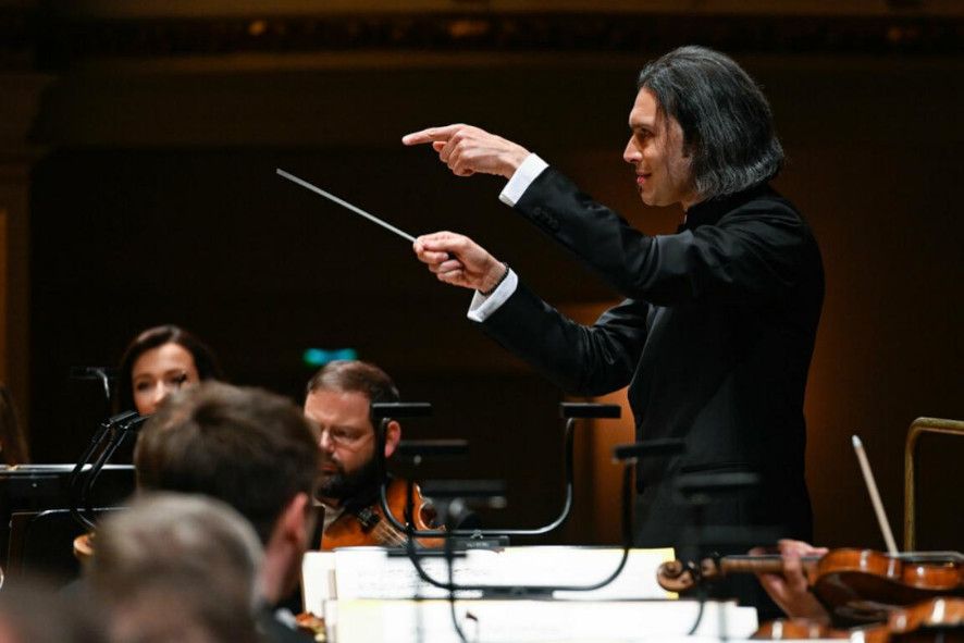 Vladimir Jurowski dirigiert im Kulturpalast Dresden © Matthias Creutziger