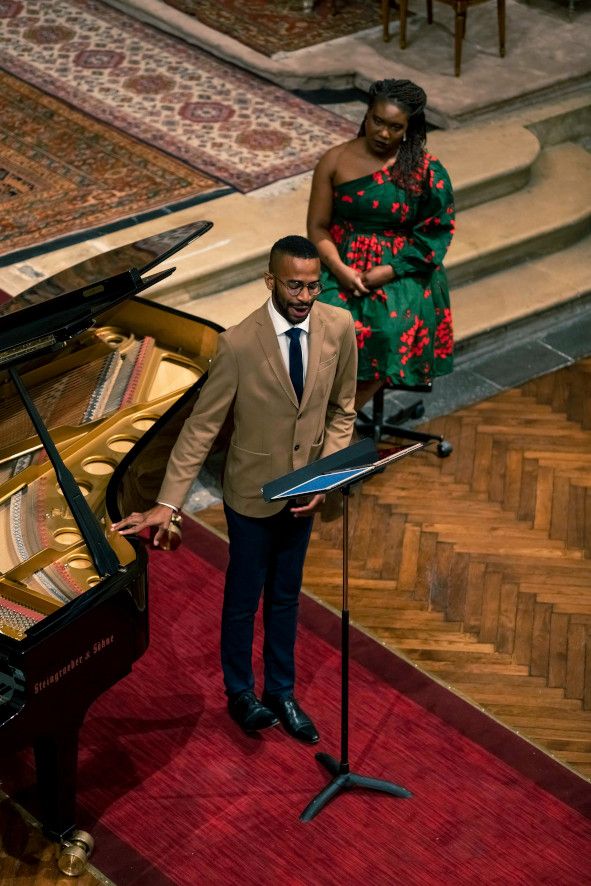  CATHEDRALE SAINTE-CROIX DES ARMÉNIENS hier Cyrielle Ndjiki Nya und Edwin Fardini, vorne @ Xavier Delfosse