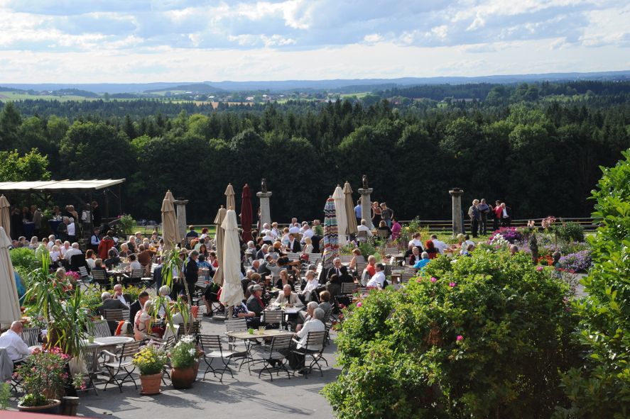 Halfing, Festival Gut Immling, Die Zauberflöte in alter Reithalle: Sympathisch - Bewegend, IOCO Kritik, 09.08.2016