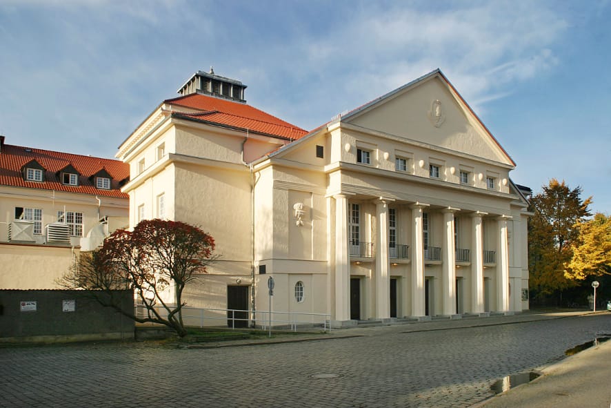 Greifswald, Theater Vorpommern, Premiere Don Paquale von Gaetano Donizetti, 30.04.2016