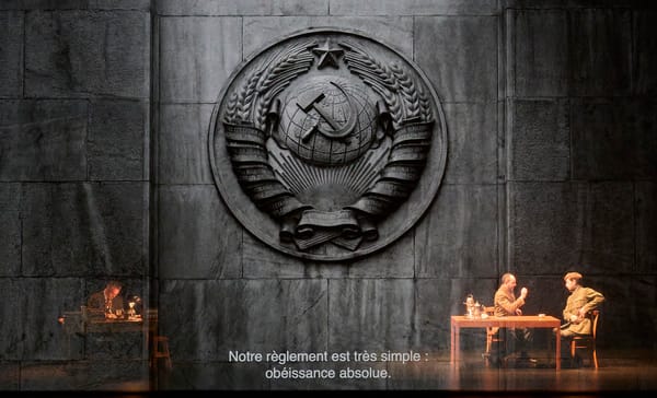 Paris, Athénée – Théâtre Louis-Jouvet, L’Homme qui aimait les chiens - F. Fiszbein, IOCO