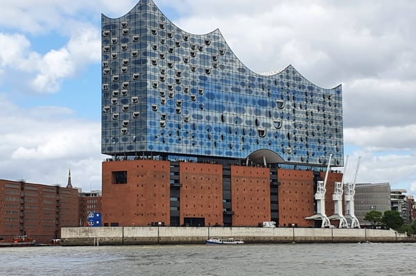 Hamburg, Elbphilharmonie, "ECHOES  OF  CHAGALL", Leon Gurvitch, IOCO
