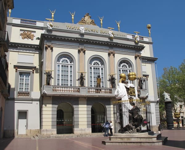Figueras (Spanien), Theater-Museum Dalí, IOCO