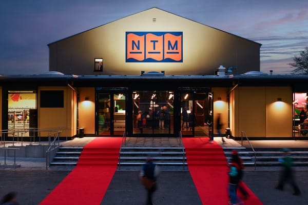 Mannheim, Nationaltheater, BARBI MARKOVIC NEUE HAUSAUTORIN, IOCO