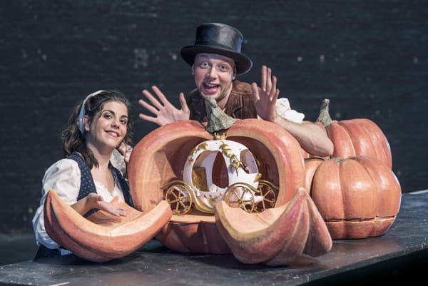 Rostock, Volkstheater Rostock, Aschenputtel von Gioacchino Rossini, 29.09.2017