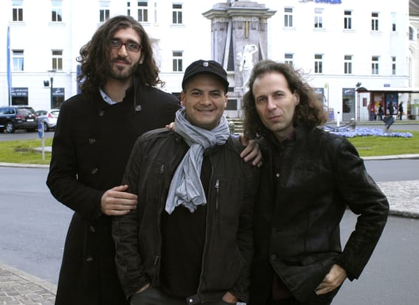 Klagenfurt, Stadttheater Klagenfurt, Premiere Tosca mit Gaston Rivero, 03.05.2012