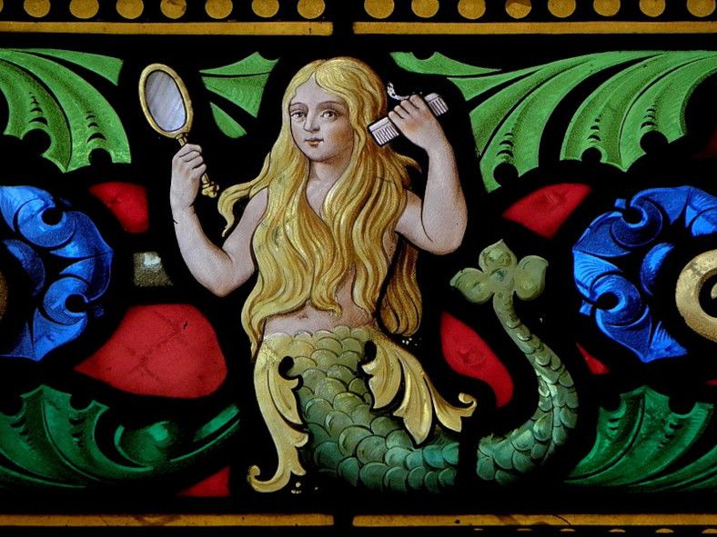 MELUSINE - hier auf einer Bordure der Kirche Saint Sulpice in Fougères © Wikimedia Commons 