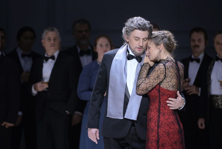 Theatre des Champs Elysees, Paris / Eugen Onegin hier Gelena Gaskorova als Tatjana, Jean Teitgen als Fuerst Gremin © Vincent PONTET