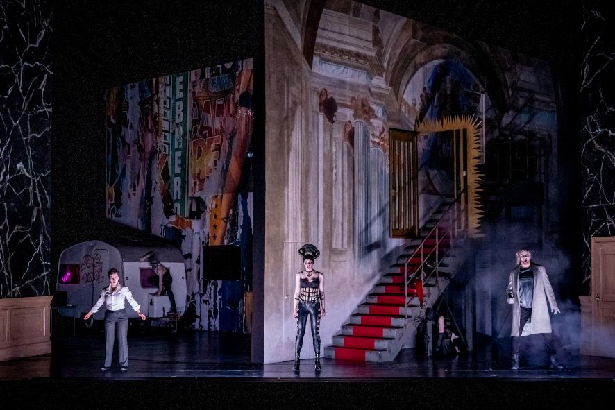 Theater Magdeburg / Rigoletto hier Gilda im herzoglichen Palast © Andreas Lander