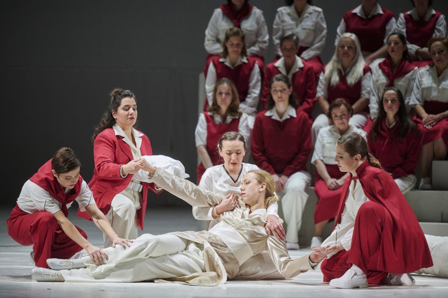 Staatsoper Stuttgart / Oratorium Juditha triumphans hier Auf dem Bild Gaia Petrone (Abra), Diana Haller (Vagaus), Rachael Wilson (Juditha), Linsey Coppens (Ozias), Mitte: Stine Marie Fischer (Holofernes) © Martin Sigmund