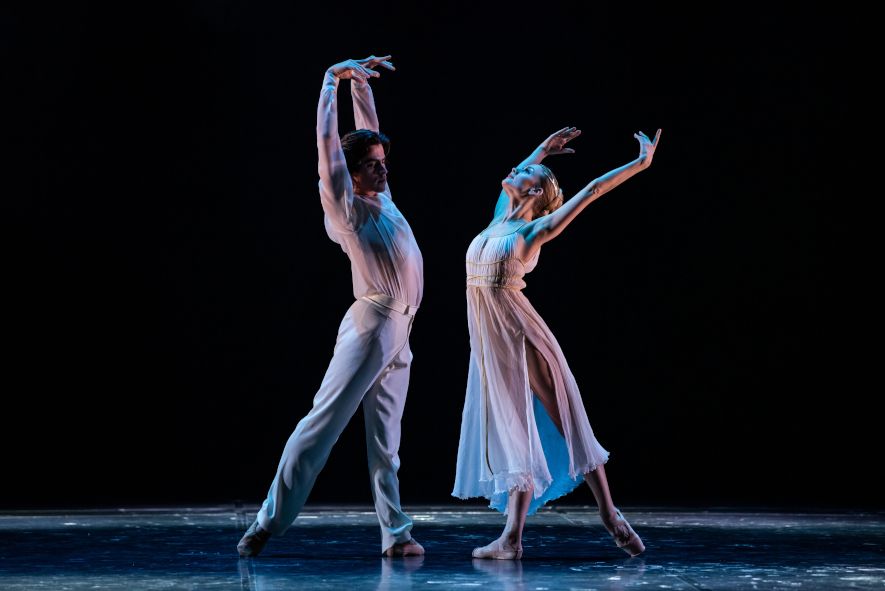 Ballett Dortmund / PARADISO - Dante Zyklus hier Javier Cacheiro als Dante und Amanda Vieira als Beatrice © Leszek Januszewski