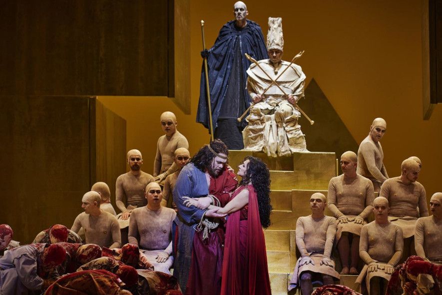 Semperoper / AIDA hier das Ensemble © Ludwig Olah