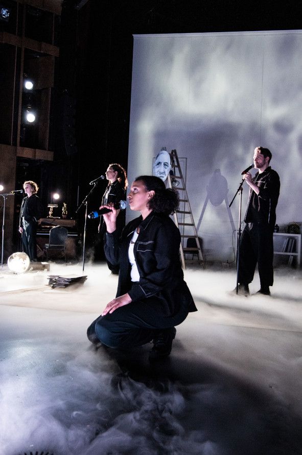 Düsseldorfer Schauspielhaus / ANNETTE ein Heldinnenepos hier Friederike Wagner, Judith Bohle, Fnot Taddese, Sebastian Tessenow © Sandra Then