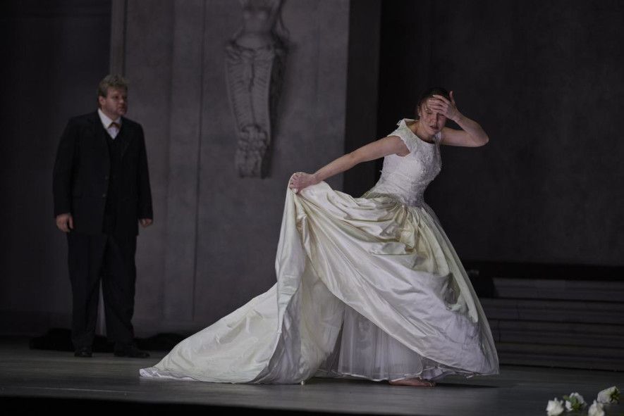 Semperoper Dresden / RUSALKA hier Olesya Golovneva als Rusalka © Ludwig Olah