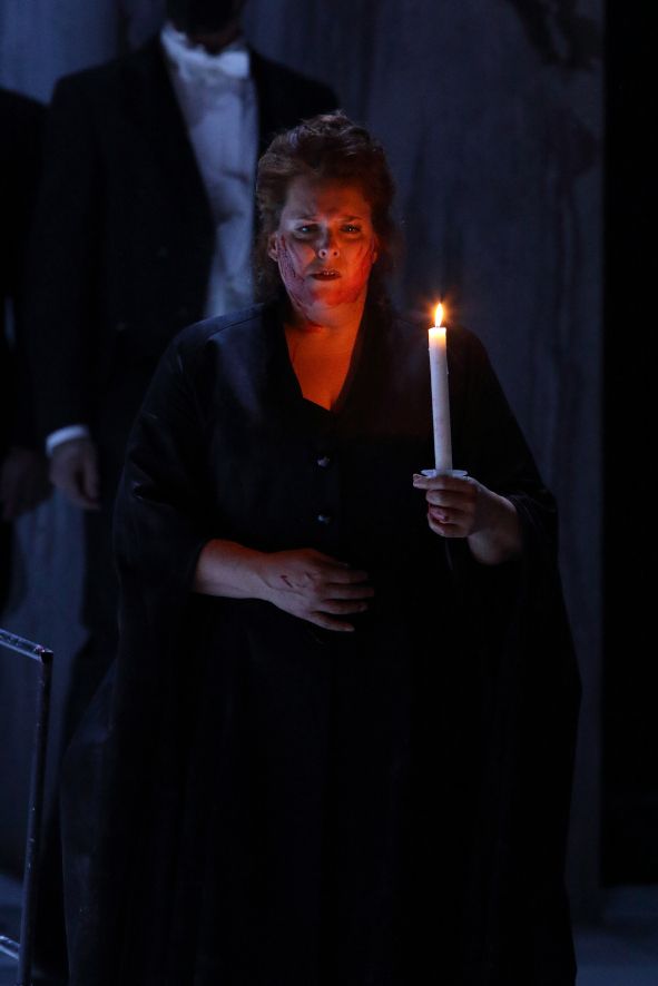 Bayerische Staatsoper / LES TROYENS hier Marie-Nicole Lemieux als Cassandra © W. Hoesl