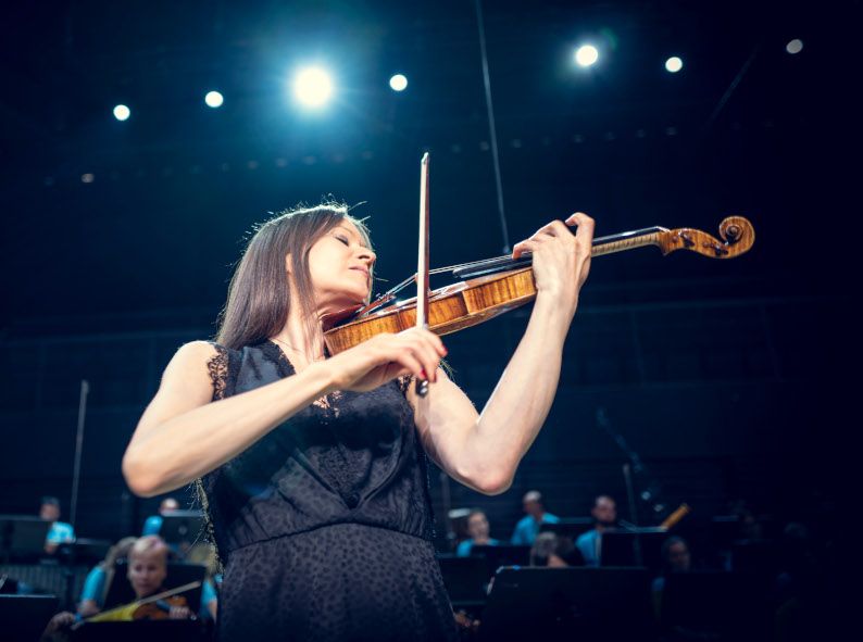 weareallukrainians Konzert / Violonistin Arabella Steinbacher © Robert Brembeck