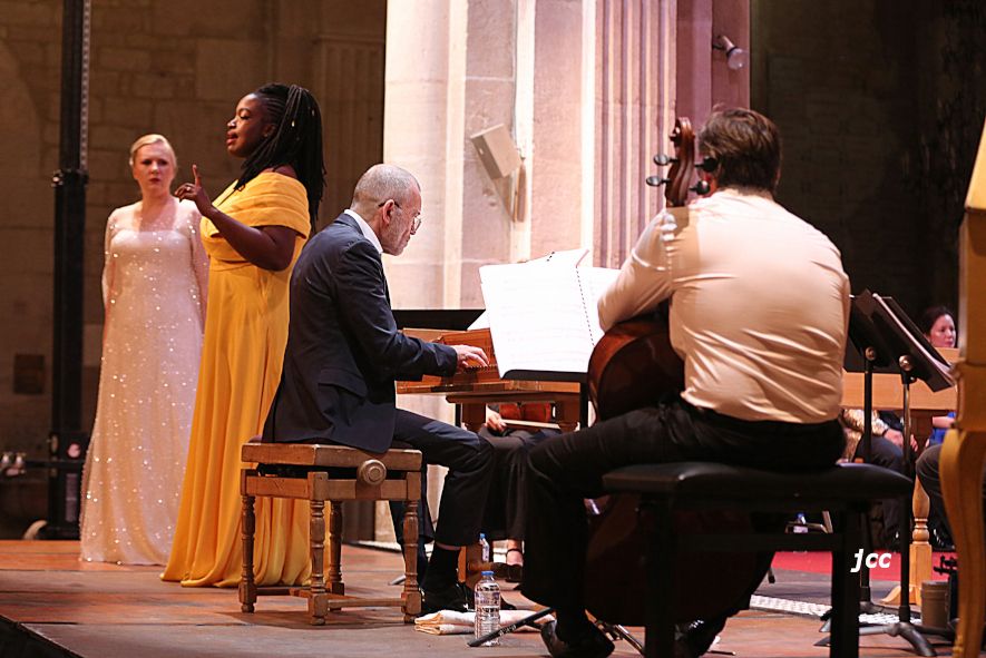 BASILIQUE NOTRE-DAME / Christophe Rousset, Cembalo; Iryna Kyshliaruk als Florinda, Axelle Fanyo als Pulcheria © Festival de Beaune