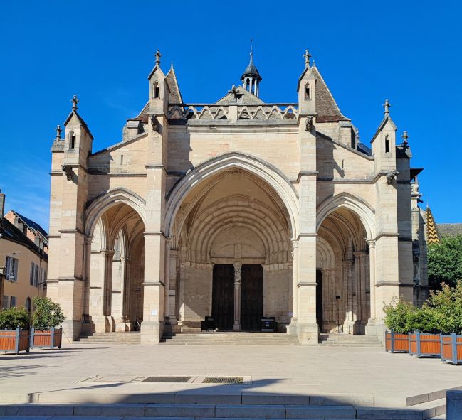 Basilique Notre-Dame in Beaune © Peter Michael Peters