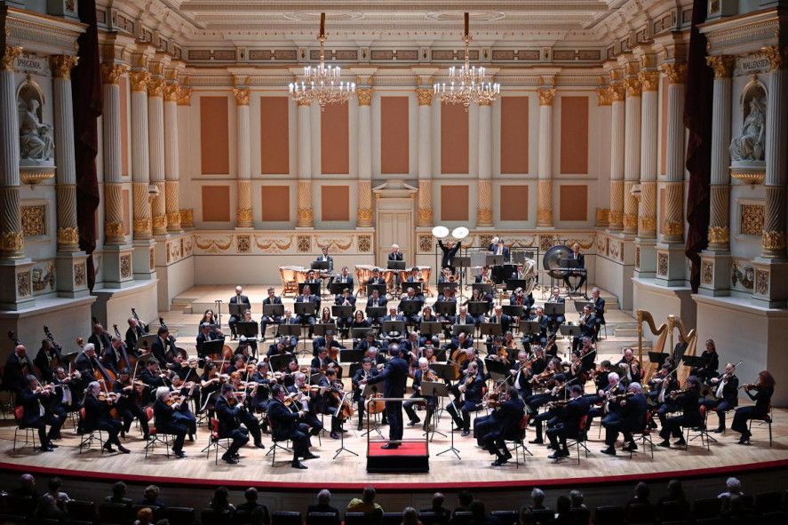 Semperoper Dresden / Daniele Gatti und die Sächsische Staatskapelle Dresden © Matthias Creutziger