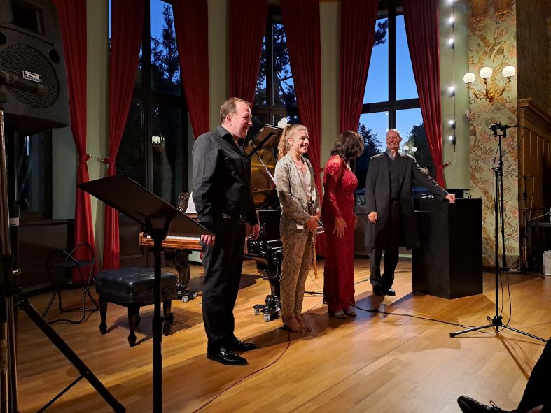 Bayreuth, Haus Wahnfried / Siegfried Wagner Gesellschaft hier David Robert Coleman (Klavier), Hélène Freyburger (Flöte), Nadja Korovina (Sopran), Roman Trekel (Bariton).© Christian Biskup© Christian Biskup