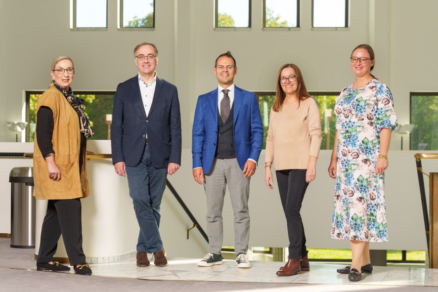 Aalto-Theater / Gruppenbild Barbara Rörig, Vorsitzende des Aufsichtsrates, Muchtar Al Ghusain, Kulturdezernent der Stadt Essen, Karin Müller, TUP-geschäftsführerin, Dr. Merle Fahrholz, Intendantin Aalto-Musiktheater und Essener Philharmoniker © Volker Wiciok / Aalto-Theater