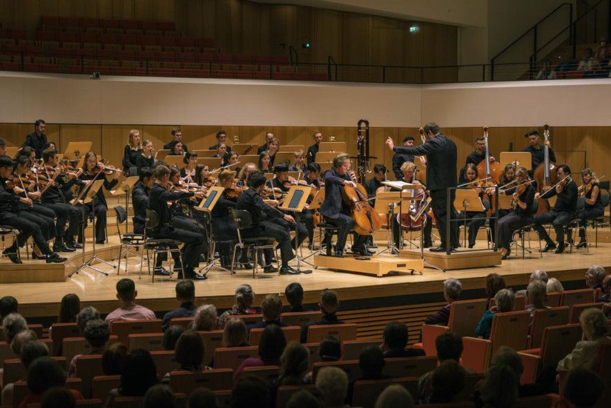 Kulturpalast / Moritzburg Festival hier Orchester, Jan Vogler, Cello und Josep Caballé Domenech © Oliver Killig