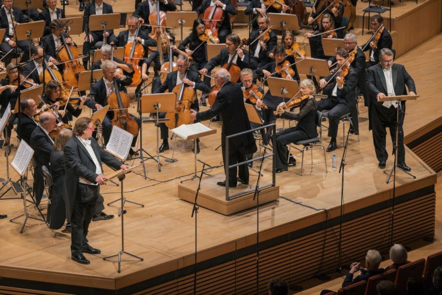 Dresden, Dresdner Philharmonie - SIEGFRIED hier Orchester, hier Siegfried und Mime © Oliver Killig 