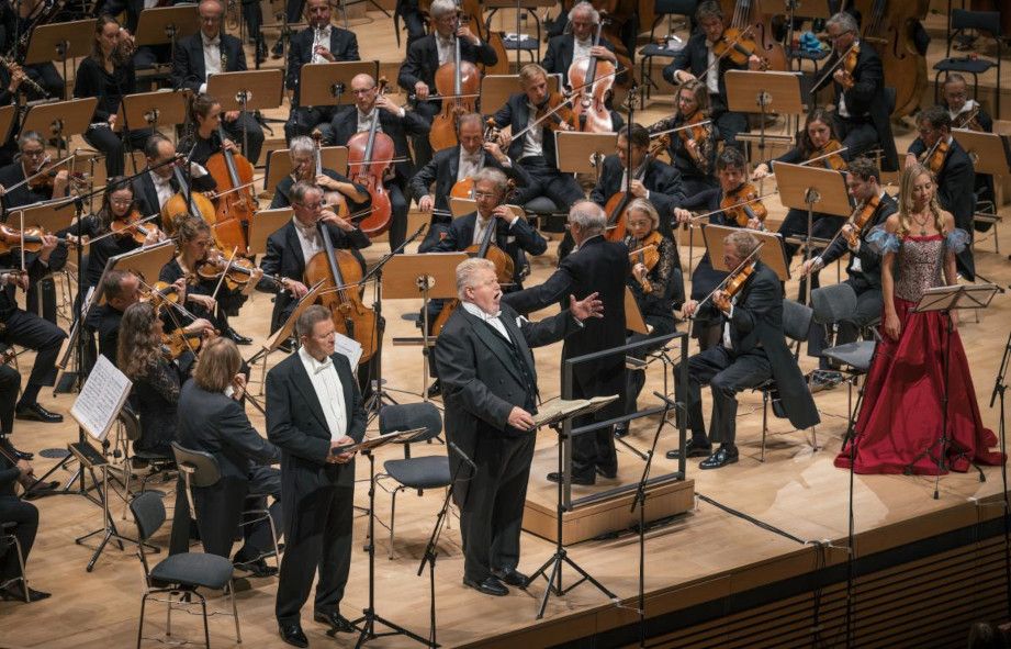 Dresden Kulturpalast / Dresdner Philharmonie, Marek Janowaki und die Göttergeschwister Froh _ Bernhard Berchtold und Donner _ Markus Eiche © Oliver Killig