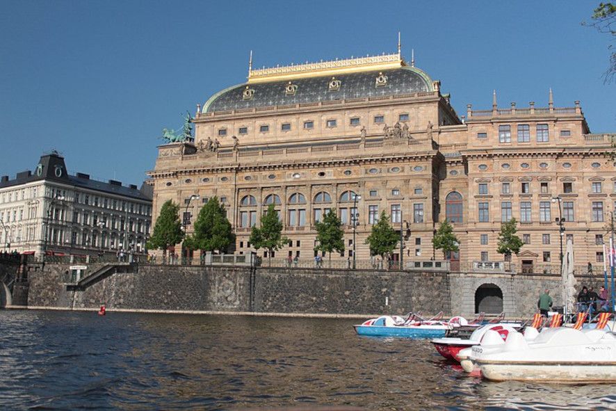 National Theater in Prag © Wikimedia Commons