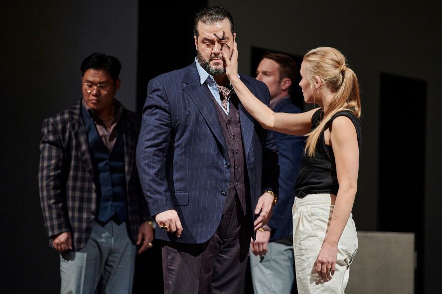 Staatstheater Braunschweig / Das Rheingold hier Kwonsoo Jeon, Aris Argiris, Maximilian Krummen, Nina Wolf © Thomas M. Jauk