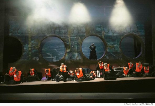 Theater Krefeld Mönchengladbach / DER FLIEGENDE HOLLÄNDER hier Scenefoto © Matthias Stutte