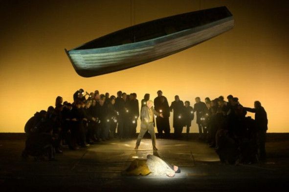 PETER GRIMES hier Clive Bayley als Swallow © Vincent Pontet