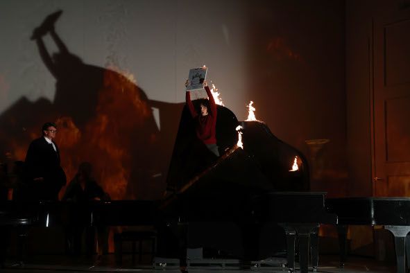 Theater Bremen / ARIADNE AUF NAXOS hier Scenefoto © Joerg Landsberg