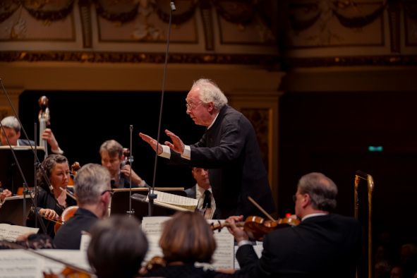 Semperoper Dresden / h-Moll-Messe hier Dirigent Philippe Herreweghe © Markenfotografie