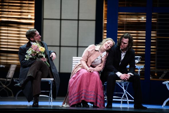 Gärtnerplatztheater / WERTHER hier Ludwig Mittelhammer (Albert), Andreja Zidaric (Sophie), Alexandros Tsilogiannis (Werther) © Jean-Marc Turmes