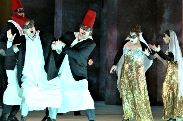 Staatsoper Hamburg / IL TURCO IN ITALIA hier Scenefoto © Karl Forster