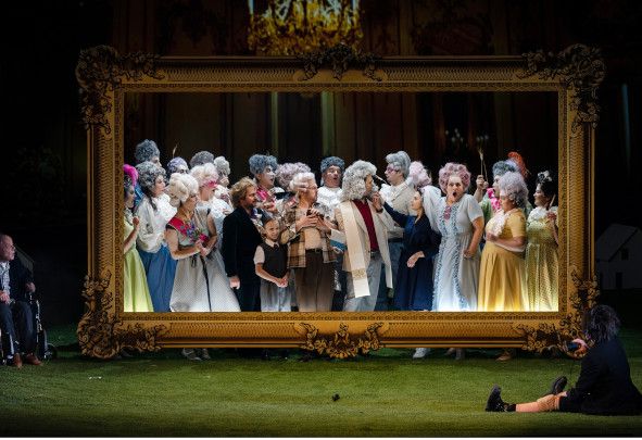 Nationaltheater Mannheim / Die Hochzeit des Figaro hier Ensemble und Opernchor © Christian Kleiner