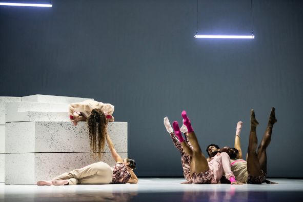 Theater Münster / Die vier Jahreszeiten - Tanzabend hier Ensemble Tanz; Choreographie Muñoz © Bettina Stoess