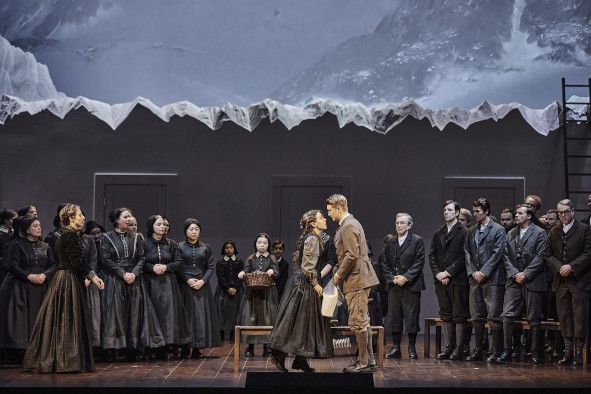 Semperoper / LA SONNAMBULA hier Szenefoto © Ludwig Olah