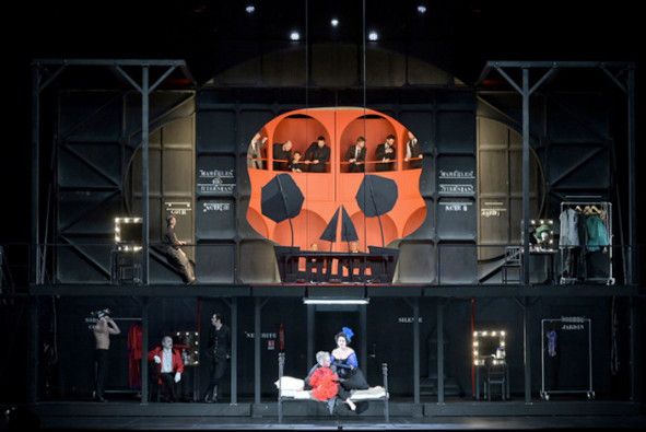 Théâtre des Champs-Élysées / LE ROSSIGNOL hier Chantal Santon Jeffery als Die élégante Dame, Jean-Sébastien Bou als Kaiser von China © Vincent Pontet