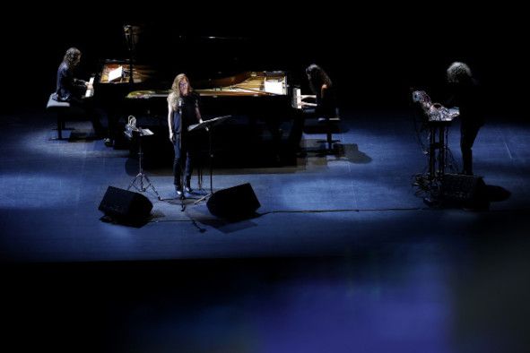 ELECTRIC FIELDS hier Barbara Hannigan, Sopran; Katia und Marielle Labèque, Klaviere und David Chalmin, Live-Elektronik © Caroline Doutre